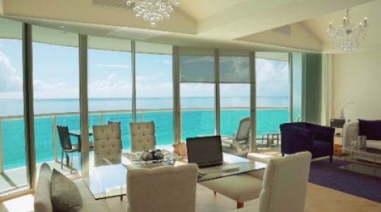 Cancun condo interior dinning table static - 2