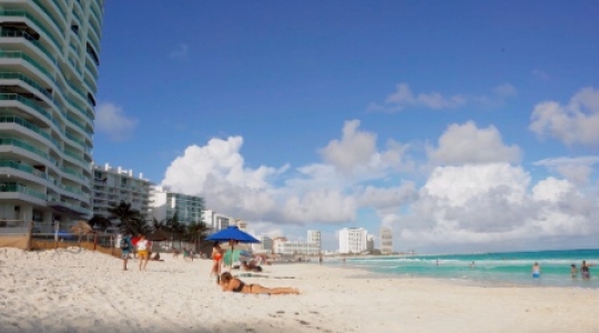 Cancun hotel zone beach people swimming relax static - 3