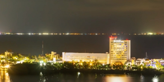 Cancun lagoon night time lapse - 3