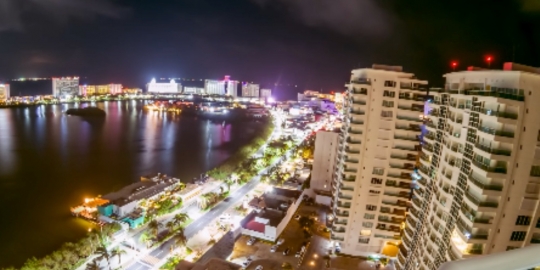 Cancun lagoon night time lapse - 4