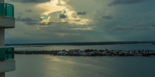 Cancun lagoon sunset time lapse - 1