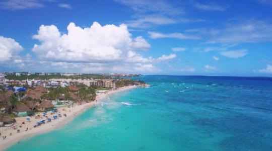 Playa Del Carmen beach flyover tilt