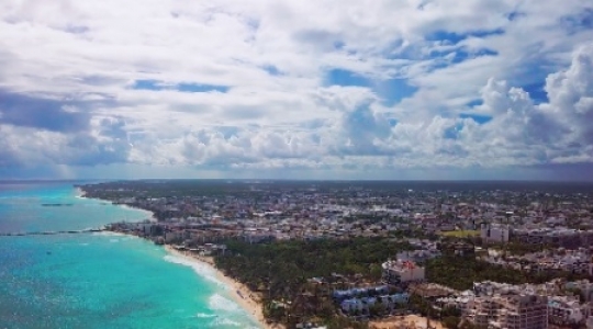 Playa Del Carmen beach slow descend