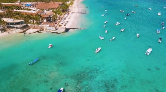 Playa Del Carmen boats truck right tilt up