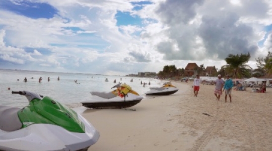 Playa Del Carmen wave runner guys - 1 slo mo