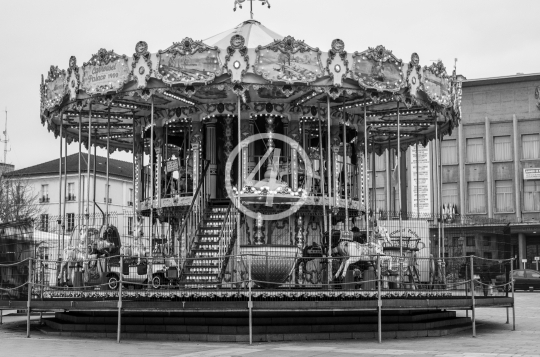 B/W Carousel