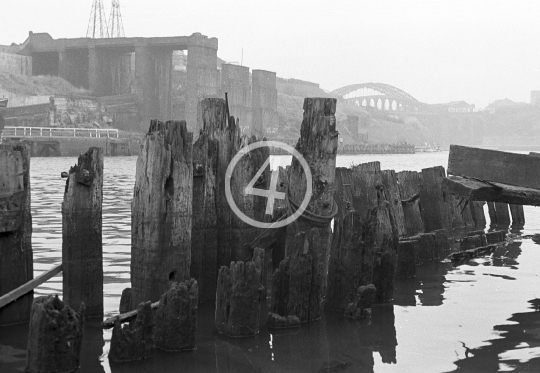 B/W Dock ruins