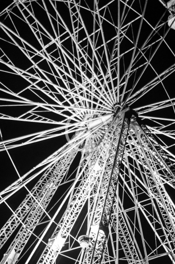 B/W Farris wheel