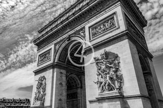 B/W France under arch