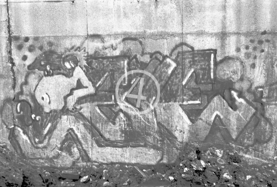 B/W Graffiti