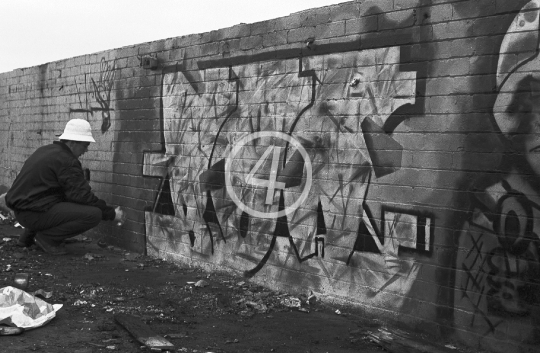 B/W Graffiti fix