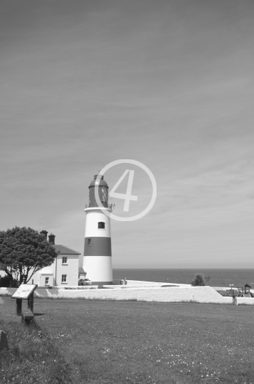 B/W Structure lighthouse