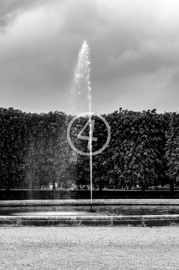 B/W Water spray