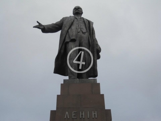 Lenin statue 