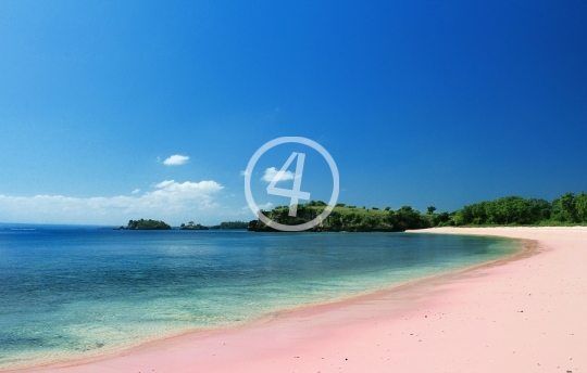 Pink Beach, Lombok